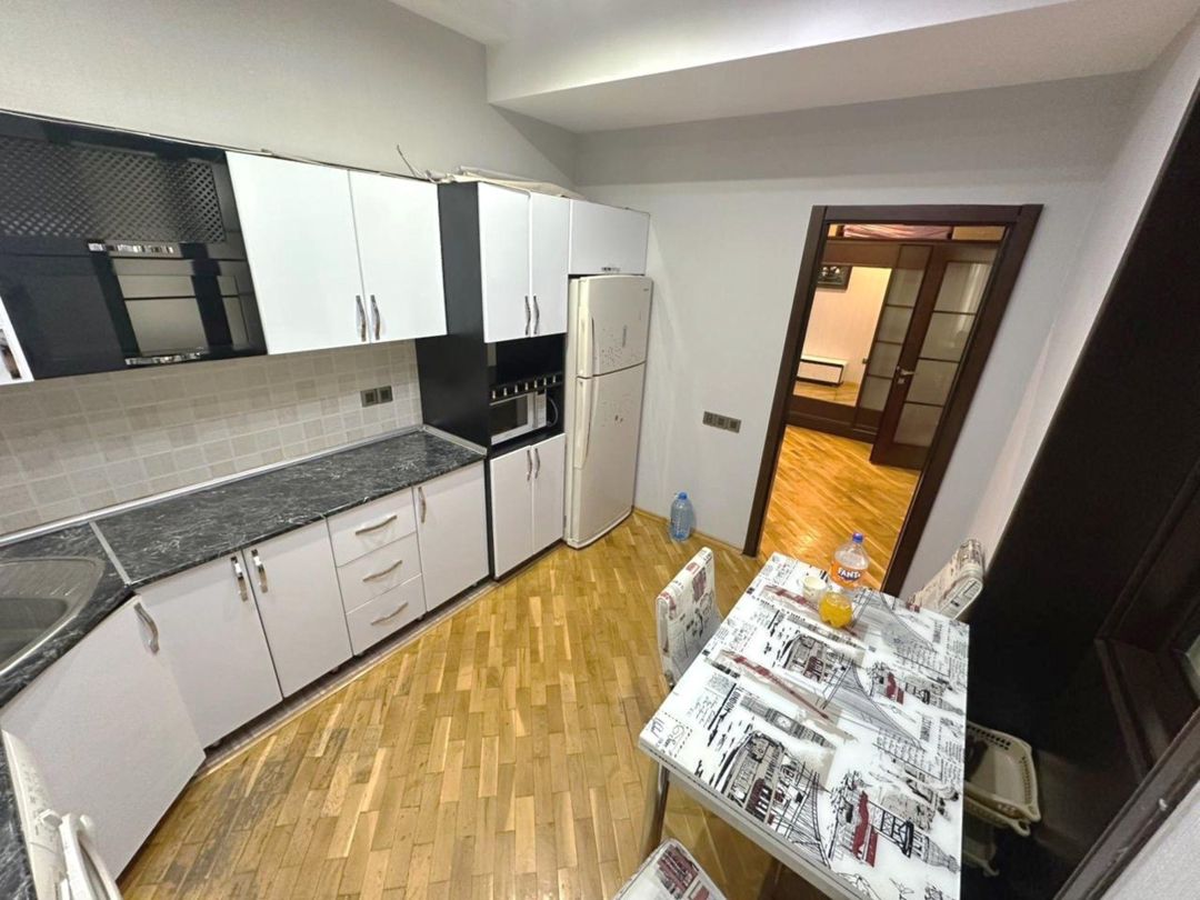 İcarəyə verilir 3 otaqlı köhnə tikili 140 m² — Mənzil, Bakı (5)