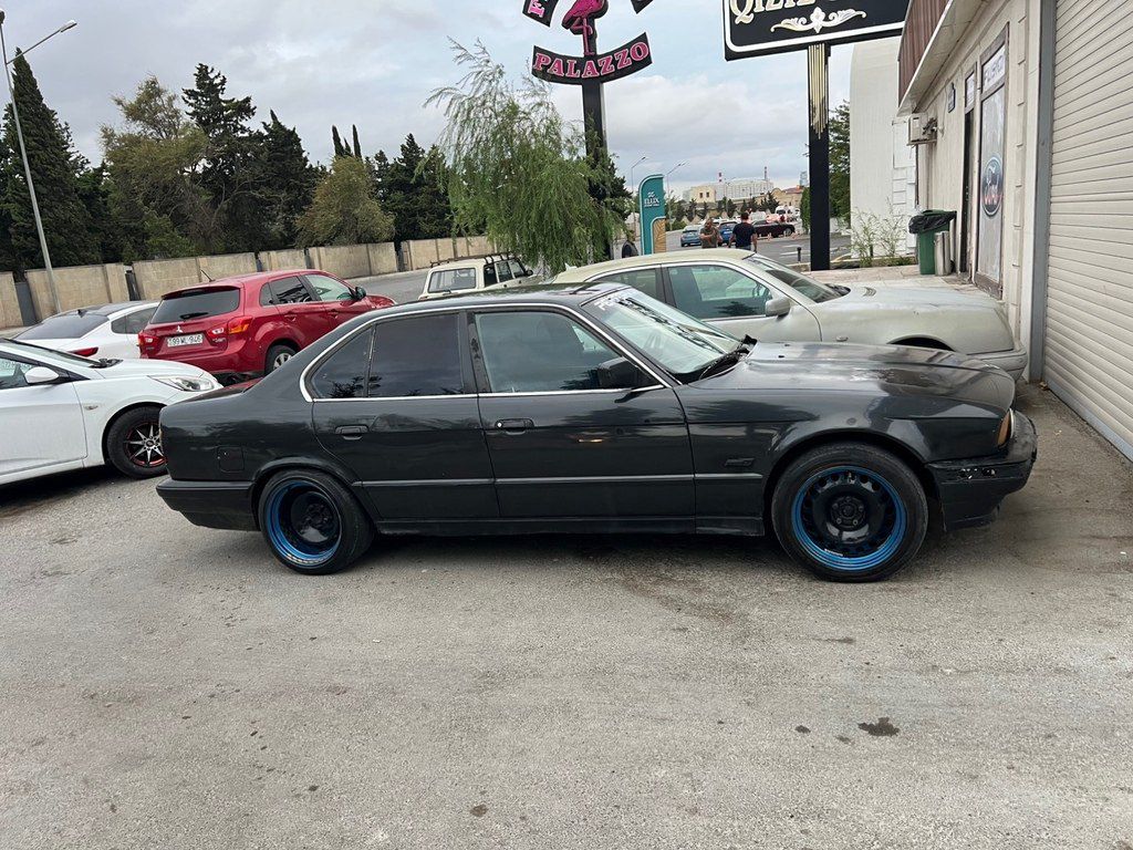 BMW 525, 2.5 L, 1990 il, 259 900 km — Avtomobillər, Bakı (5)