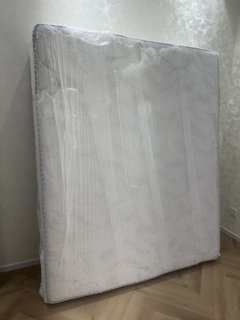 Matraz yenidir olcu sehv gelib 160x200 bahali alinib 250 azn satilir — Bakı