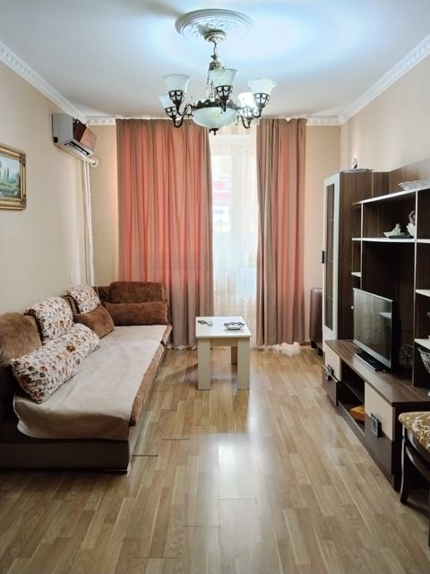 Satılır 3 otaqlı köhnə tikili 82 m² — Bakı