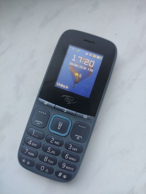 Itel düyməli mobil telefon 2 sim kartlı, heç bir problemi yoxdur tam — Bakı