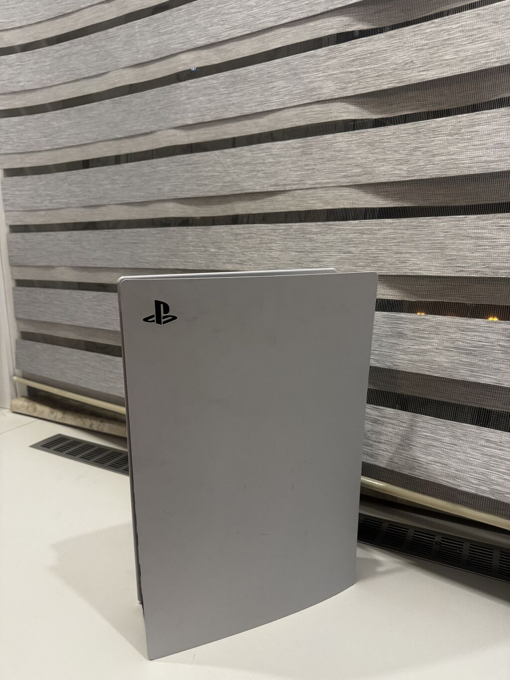 Playstation 5. 1Tb 2 joystik üzerinde verilir. Joystilde analog — Elektronika, Bakı (2)