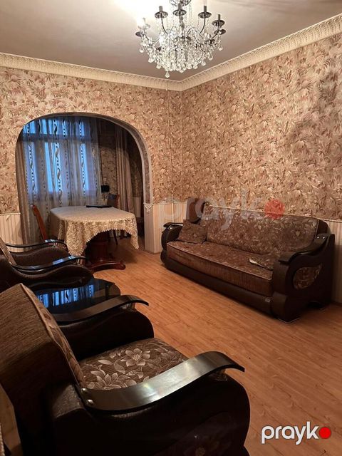 Satılır 3 otaqlı köhnə tikili 80 m²