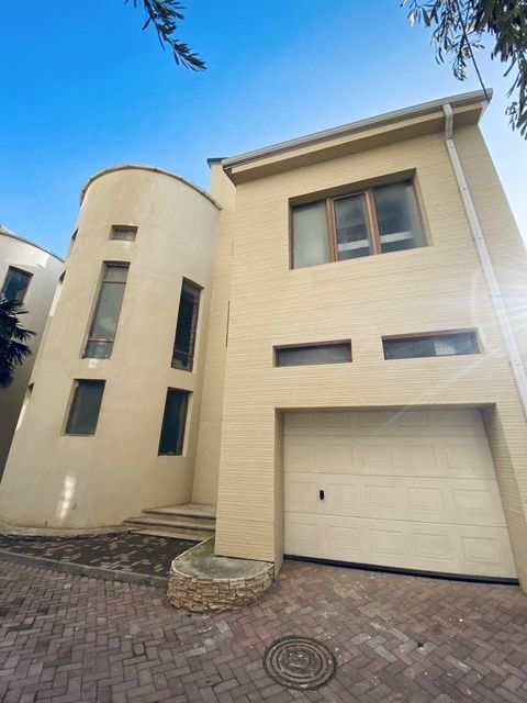 Satılır 8 otaqlı həyət evi/bağ evi 540 m² — Bakı
