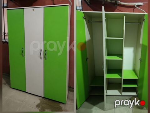 Dolab yaxşı vəziyyətdə heç bir problemi yoxdur ölçü 1.90 hündür 1.20 — Saray