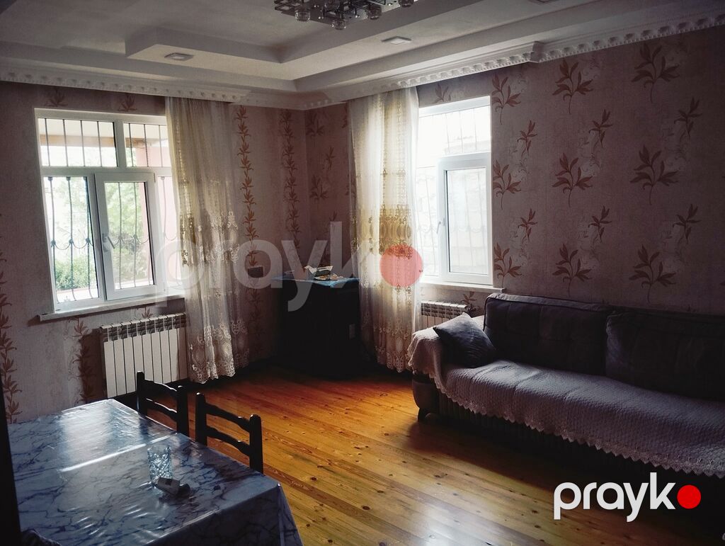 Seyid marketden 5 dəqiqəlik məsafədə yerləşir. Həmçinin Zabrat 2 — Ev, villa, Bakı (6)