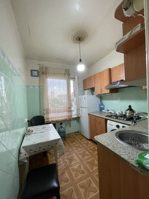 Satılır 3 otaqlı köhnə tikili 70 m² — Bakı