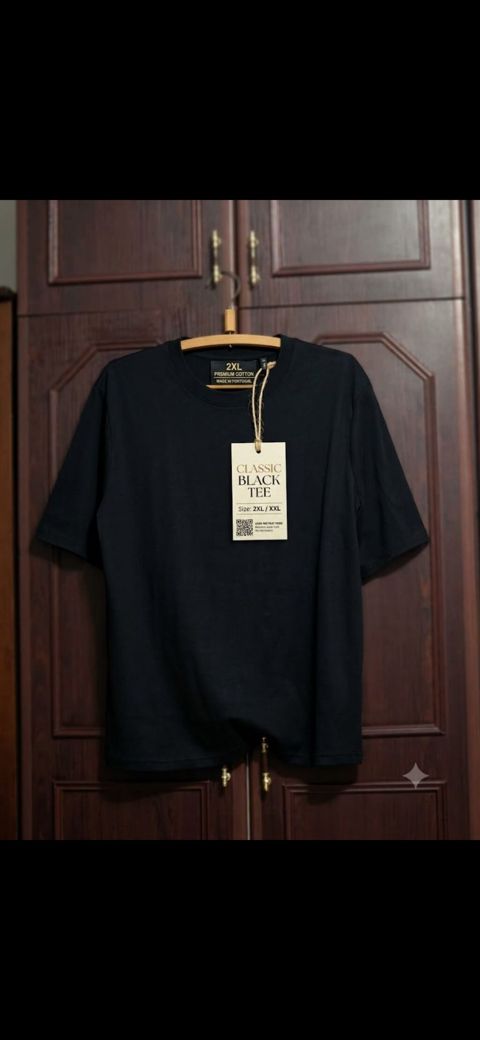 Klassik qara T‑şört - Model: Classic Black Tee - Ölçü: 2XL / XXL — Digah