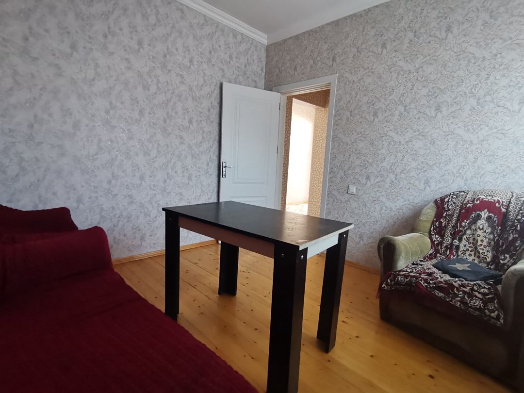 Binəqədi rayonunda 3 otaqlı həyət evi kirayə — Ev, villa, Bakı (4)