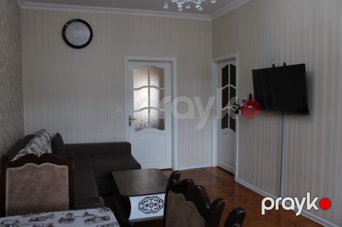 Satılır 2 otaqlı köhnə tikili 45 m²