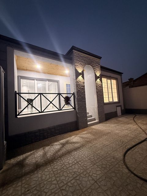 Satılır 3 otaqlı həyət evi/bağ evi 82 m² — Bakı