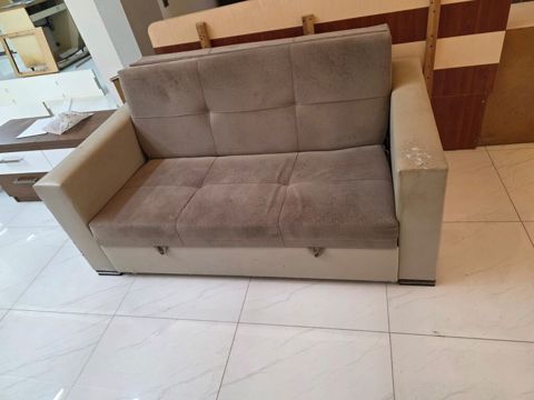 *Divan satilir* Acilir yataq olur 80 azn Unvan bineqedi — Saray