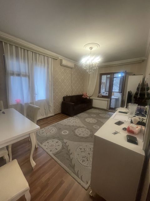 Satılır 2 otaqlı köhnə tikili 50 m² — Bakı