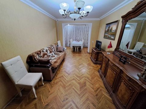 Satılır 3 otaqlı köhnə tikili 75 m² — Bakı