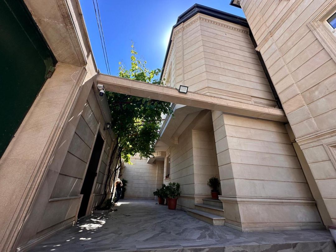 Satılır 8 otaqlı həyət evi/bağ evi 400 m² — Ev, villa, Bakı (11)