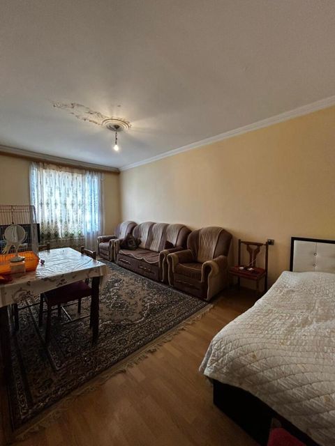 Satılır 2 otaqlı köhnə tikili 65 m² — Bakı