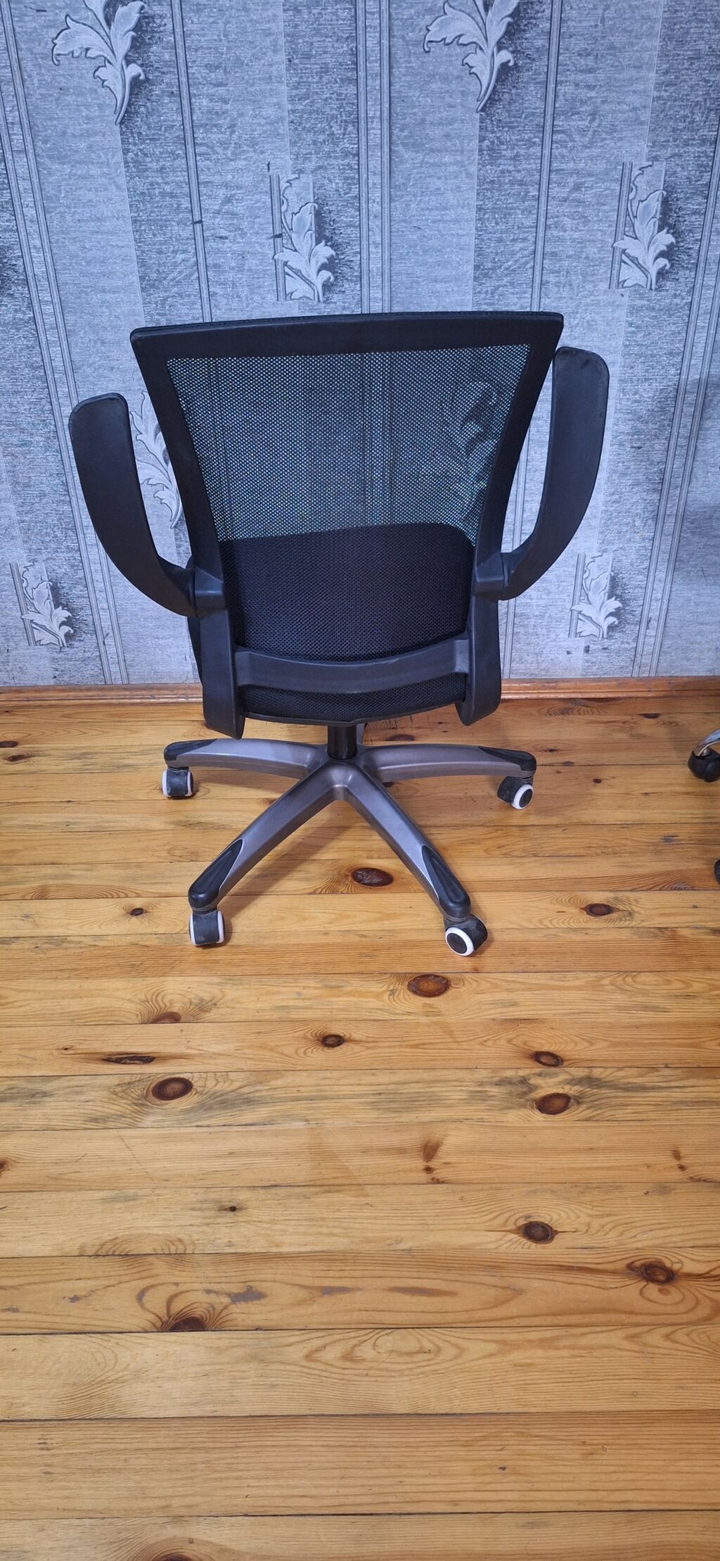 Erqonomik ofis kreslosu Yeni kimidir. Heç bir qırığı, söküyü yoxdu — Ofis mebeli, Mehdiabad (3)