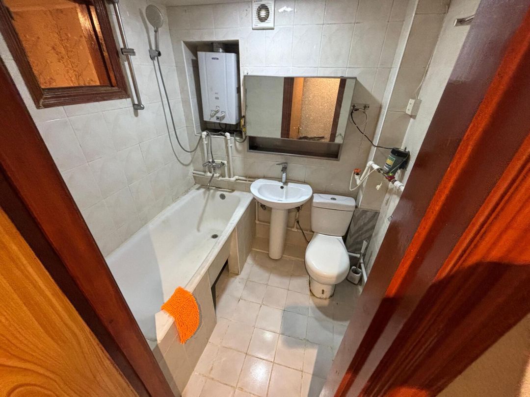 Satılır 2 otaqlı köhnə tikili 50 m² — Mənzil, Bakı (9)