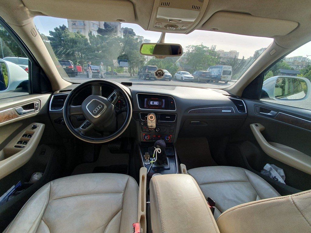 Audi Q5, 2.0 L, 2011 il, 247 970 km — Avtomobillər, Bakı (10)