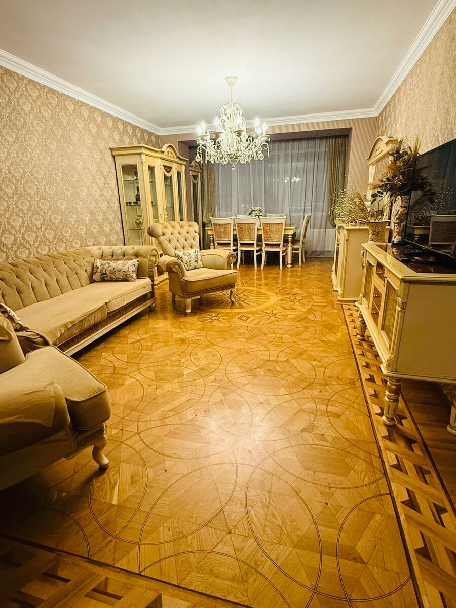 Satılır 4 otaqlı köhnə tikili 125 m² — Mənzil, Bakı (2)