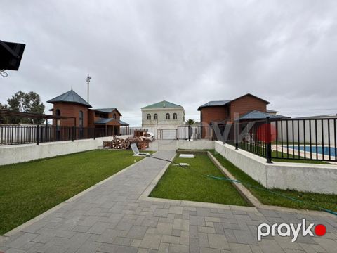 Satılır 15 otaqlı həyət evi/bağ evi 800 m²