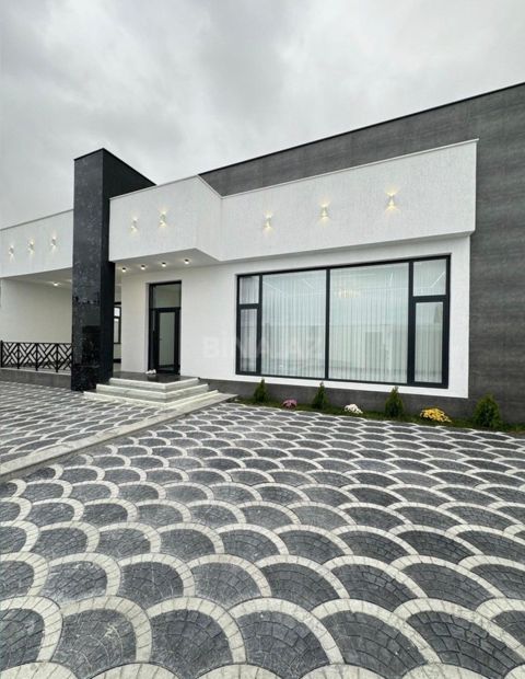Satılır 4 otaqlı həyət evi/bağ evi 250 m² — Bakı