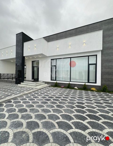 Satılır 4 otaqlı həyət evi/bağ evi 250 m²