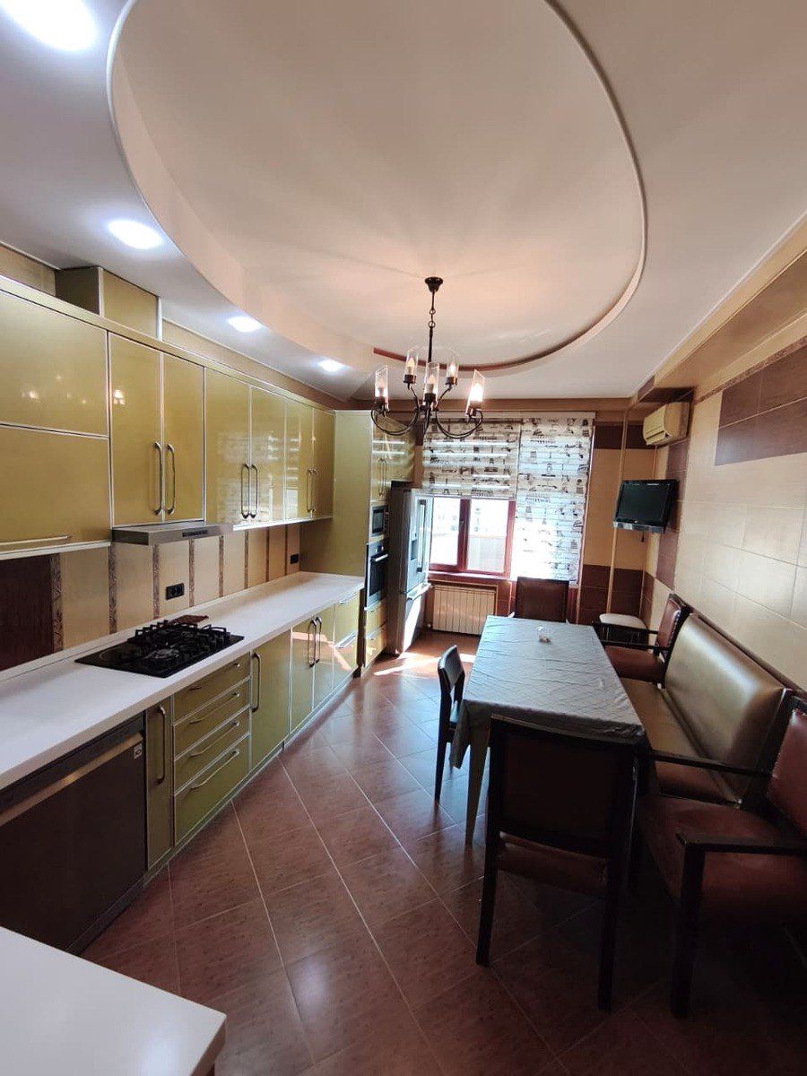 İcarəyə verilir 4 otaqlı yeni tikili 210 m² — Mənzil, Bakı (9)