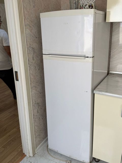Soyuducu satılır 220₼. işlək vəziyyətdədir. Ünvan Masazır — Bakı