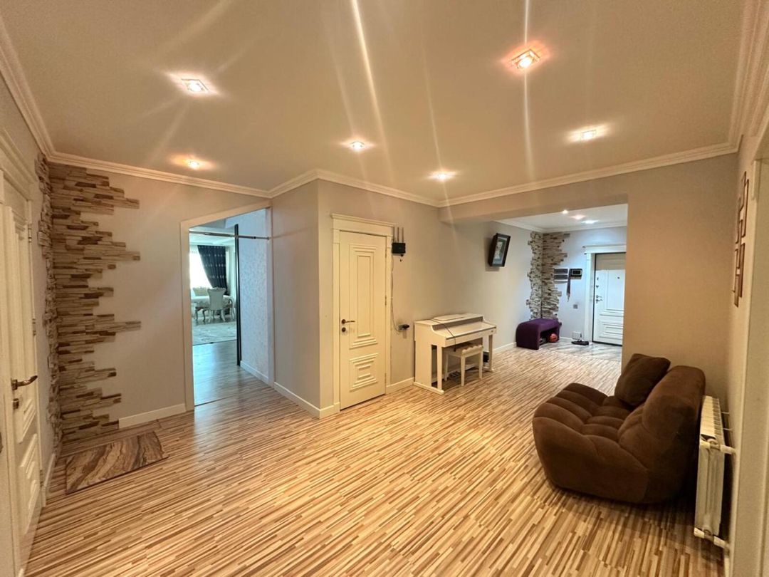 İcarəyə verilir 3 otaqlı yeni tikili 155 m² — Mənzil, Bakı (11)
