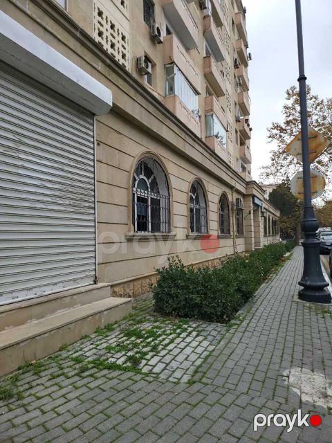 İcarəyə verilir 20 otaqlı ofis 500 m²