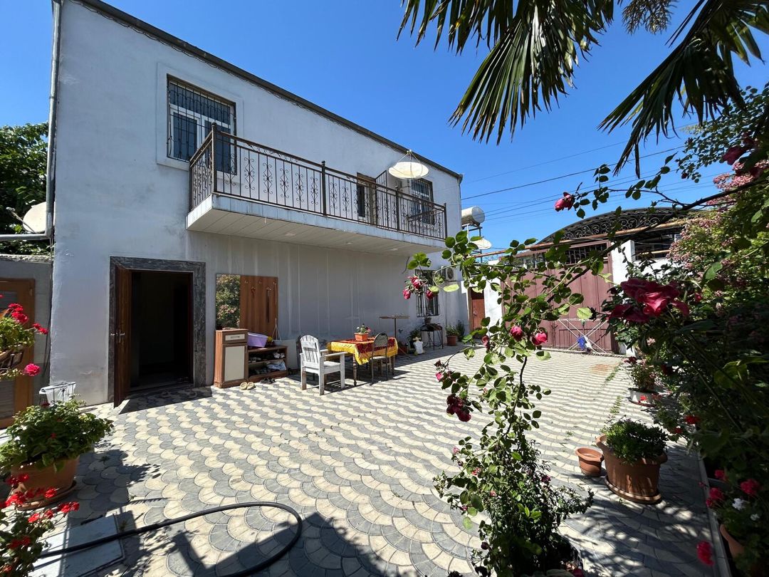 Satılır 4 otaqlı həyət evi/bağ evi 250 m² — Ev, villa, Bakı