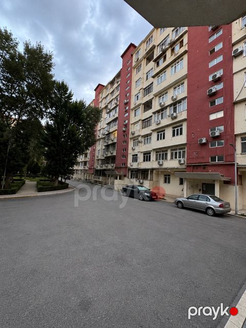 Satılır 4 otaqlı köhnə tikili 110 m² — Bakı