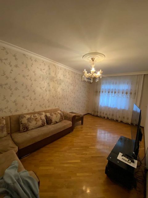 İcarəyə verilir 3 otaqlı köhnə tikili 90 m² — Bakı