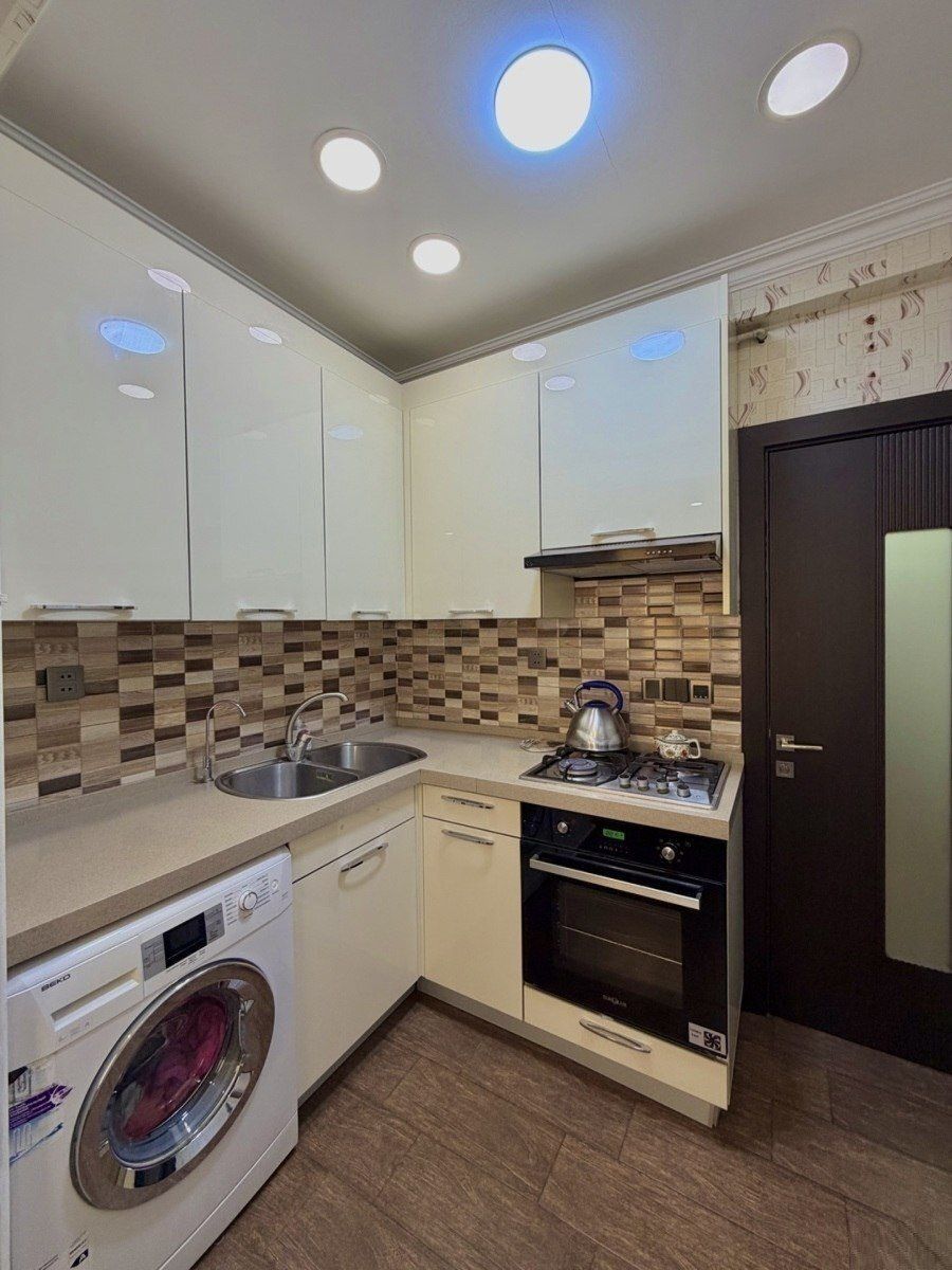2-otaqlı mənzil, Mixail Koverickin küç., 55 m² — Mənzil, Bakı (8)