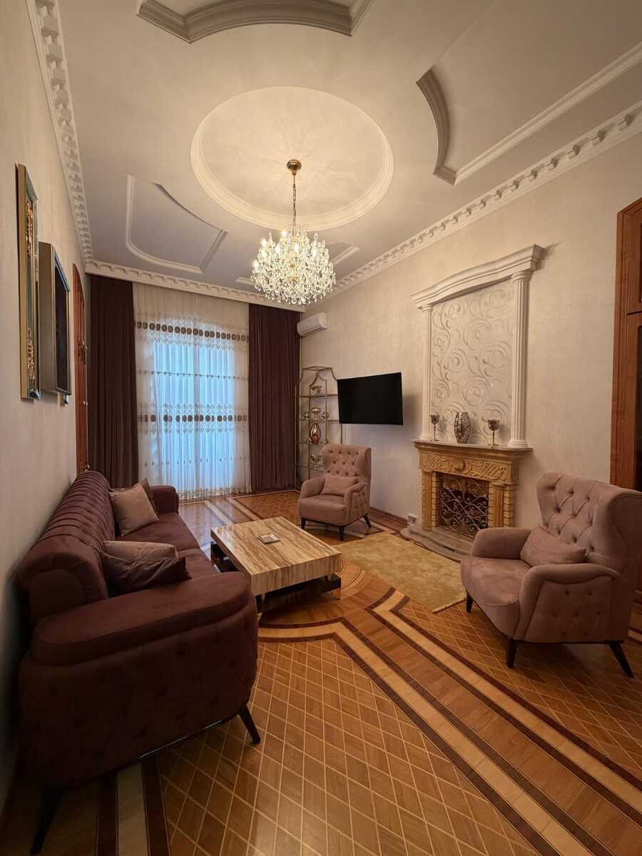 Satılır 7 otaqlı köhnə tikili 450 m² — Mənzil, Bakı (9)