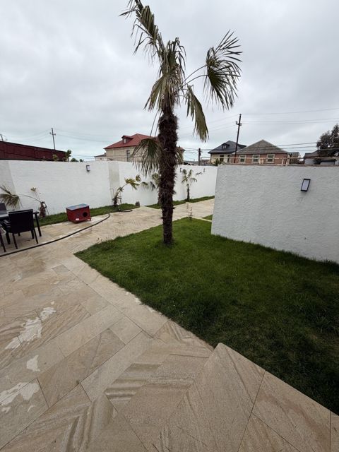Satılır 4 otaqlı həyət evi/bağ evi 100 m² — Bakı