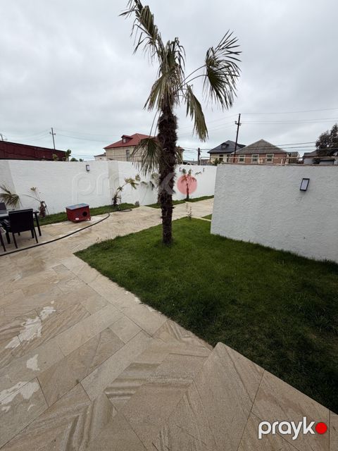 Satılır 4 otaqlı həyət evi/bağ evi 100 m²