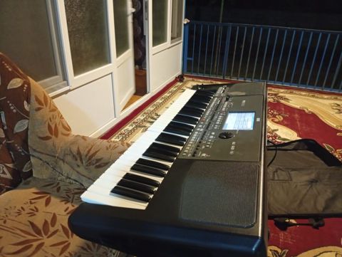 Barter var. 700 azn və Sd Pa 50. Sempler olsun. Setqasında əl izi var — Digah