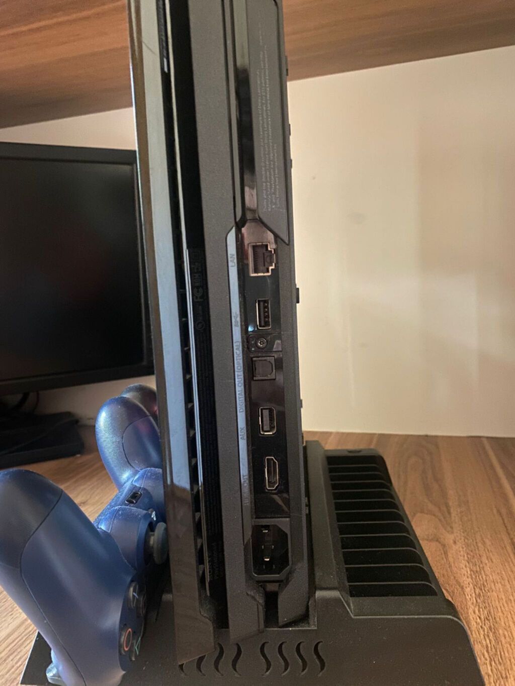 Sony PlayStation 4 Pro – Star Wars Battlefront II Limited Edition — Elektronika, Bakı (4)