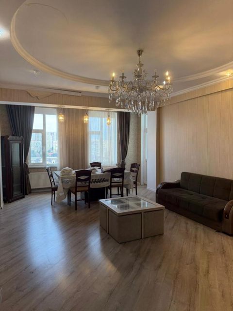 Satılır 3 otaqlı yeni tikili 130 m² — Bakı