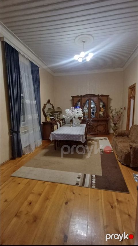Satılır 5 otaqlı köhnə tikili 106.1 m²