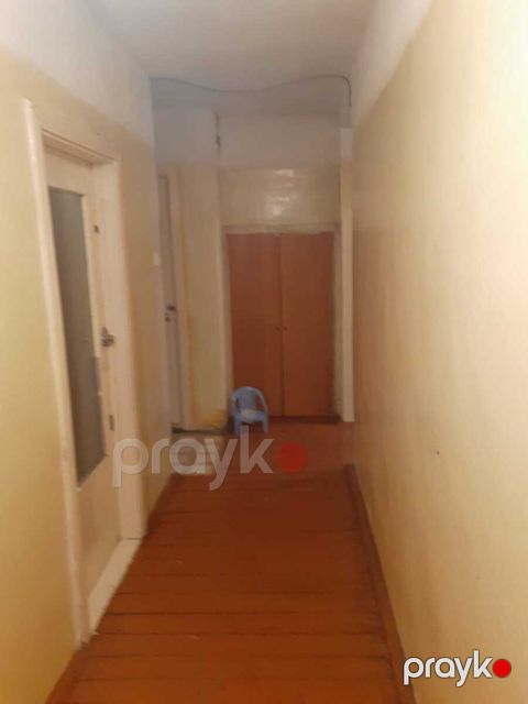 Satılır 5 otaqlı köhnə tikili 130 m²