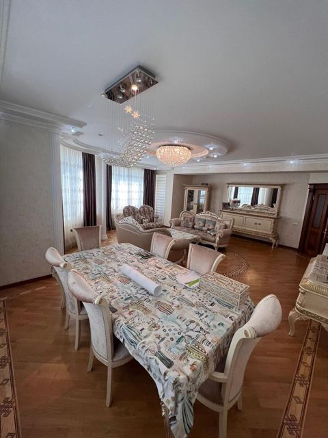 Satılır 4 otaqlı yeni tikili 192 m² — Bakı