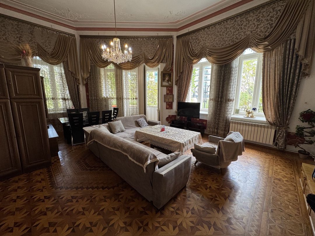 İcarəyə verilir 2 otaqlı köhnə tikili 75 m² — Mənzil, Bakı