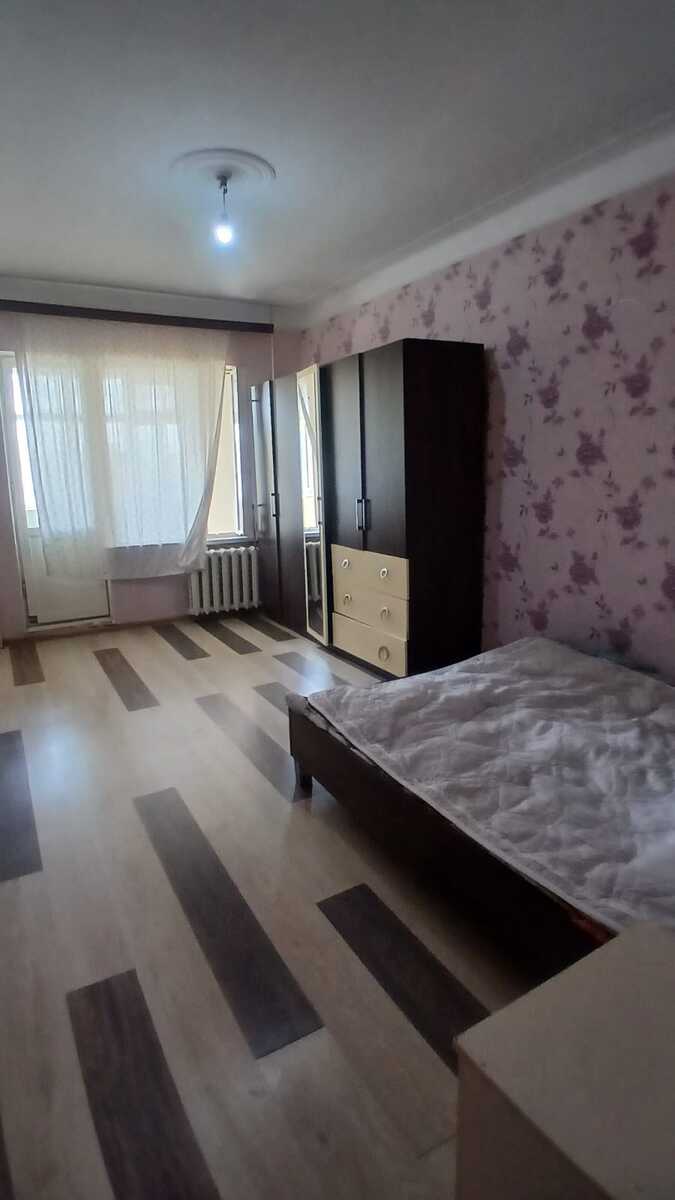 İcarəyə verilir 5 otaqlı köhnə tikili 100 m² — Mənzil, Bakı