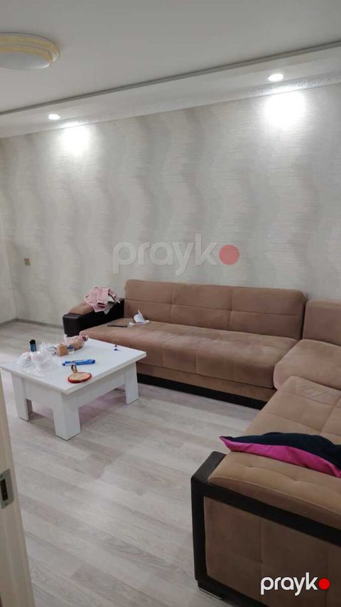 İcarəyə verilir 3 otaqlı köhnə tikili 80 m²