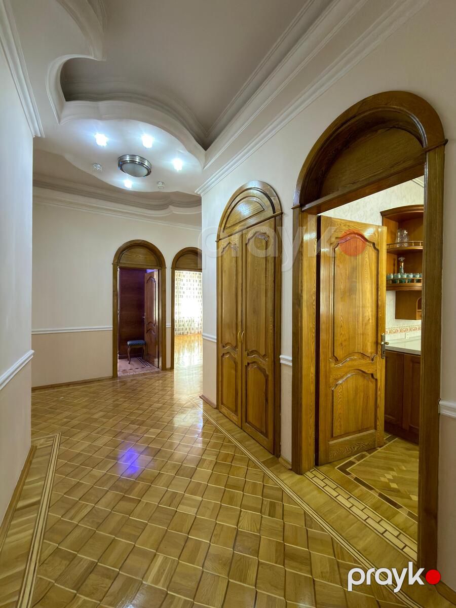 Satılır 11 otaqlı həyət evi/bağ evi 750 m² — Ev, villa, Bakı (11)