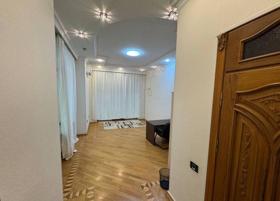 İcarəyə verilir 14 otaqlı həyət evi/bağ evi 900 m² — Ev, villa, Bakı (12)