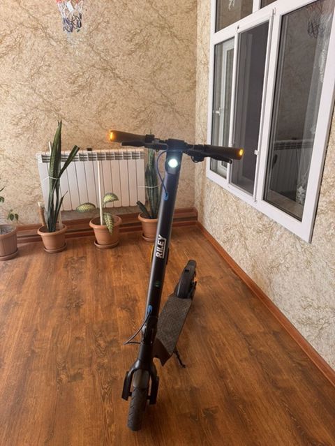 Rıley elektrik skuter RS1 Plus Kontakt home-dan alınıb.Adepteri ilə — Bakı